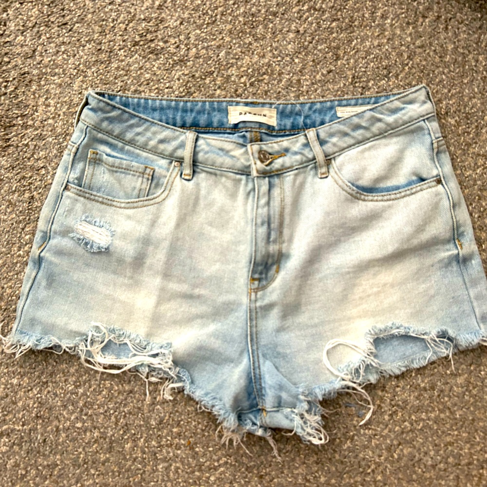 Light wash denim shorts!